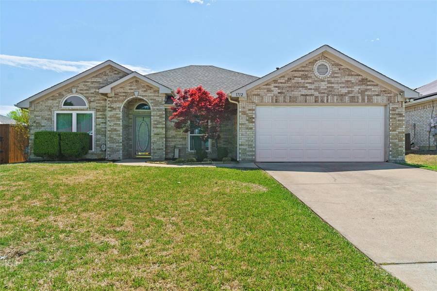 1712 Windcastle Drive, Mansfield, TX 76063