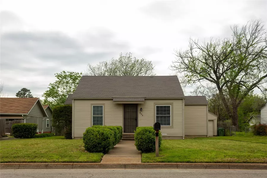 824 Roosevelt Street, Arlington, TX 76011