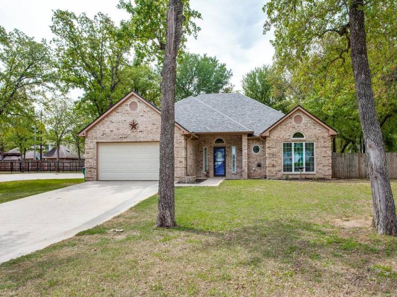 1022 Shady Oaks Drive N, Bridgeport, TX 76426