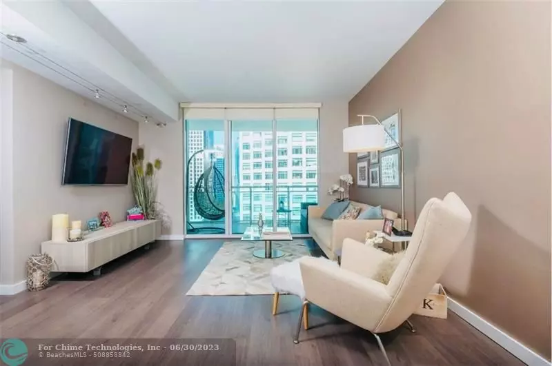 Miami, FL 33131,951 Brickell Ave  #2501