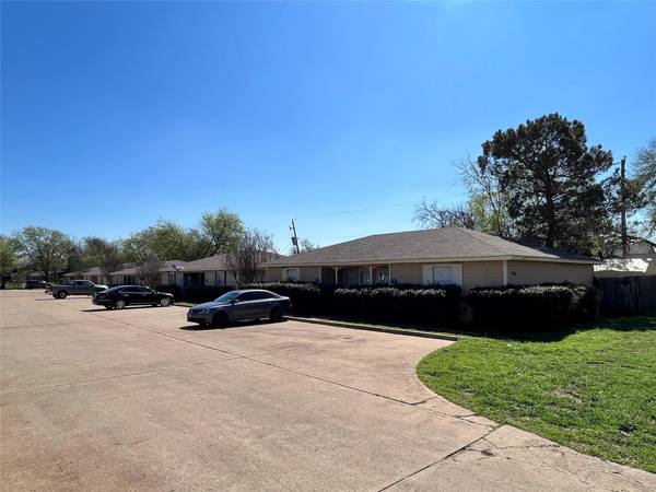 320 Ralph Street, White Settlement, TX 76108