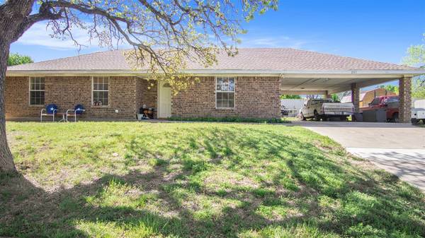 207 Summit Street,  Alvord,  TX 76225