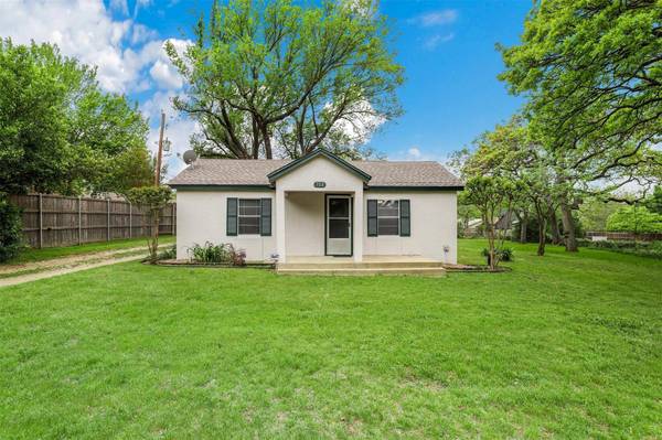 708 Oakwood Lane, Arlington, TX 76012