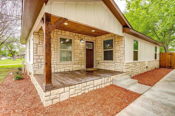 1008 N Wilhite Street, Cleburne, TX 76031