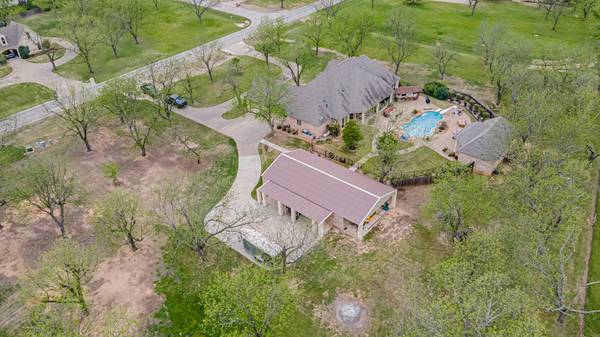 8605 Claremont Drive, Granbury, TX 76049