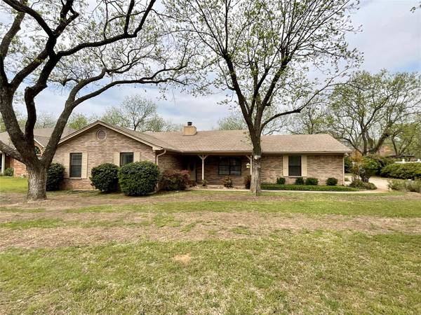 9314 Monticello Drive, Granbury, TX 76049