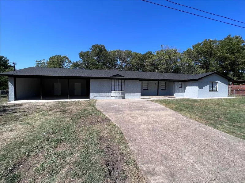 306 W Merritt Avenue, Garrett, TX 75119