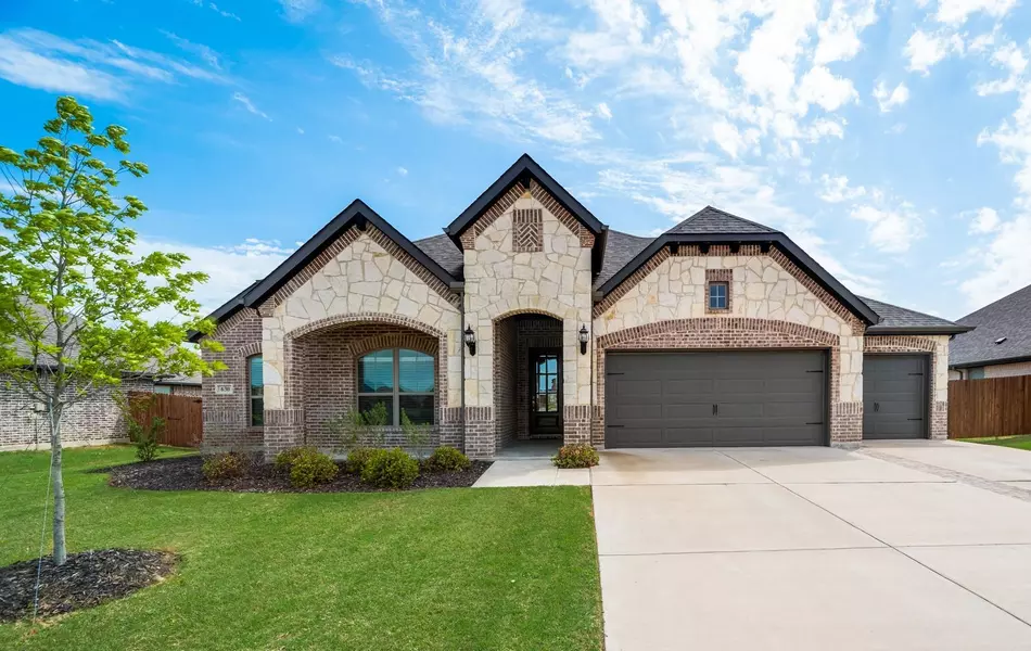 630 Roscoe Drive, Midlothian, TX 76065