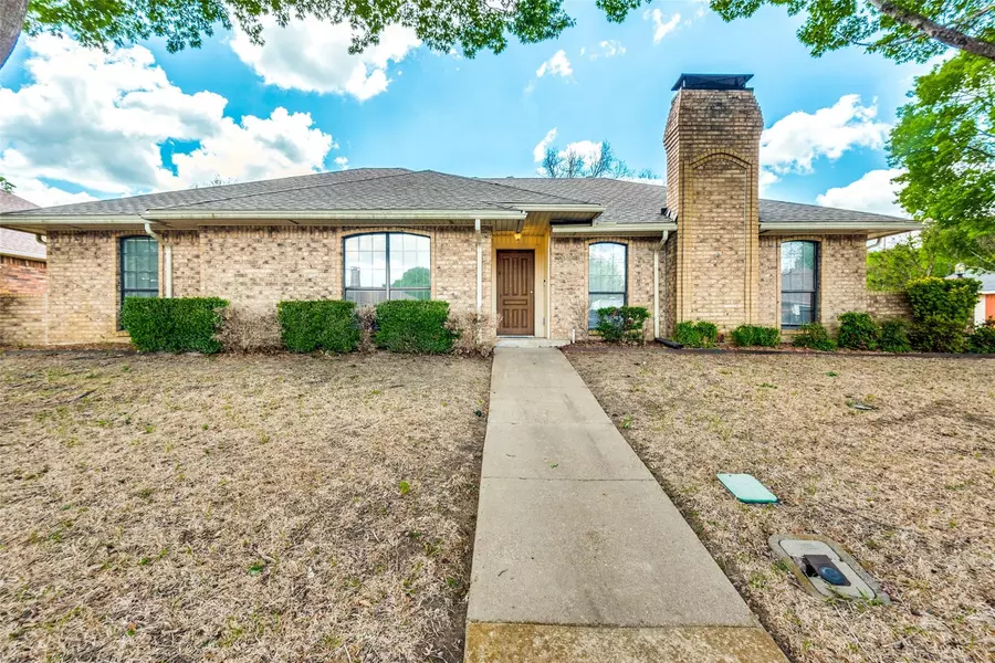 626 Rickey Canyon Avenue, Desoto, TX 75115