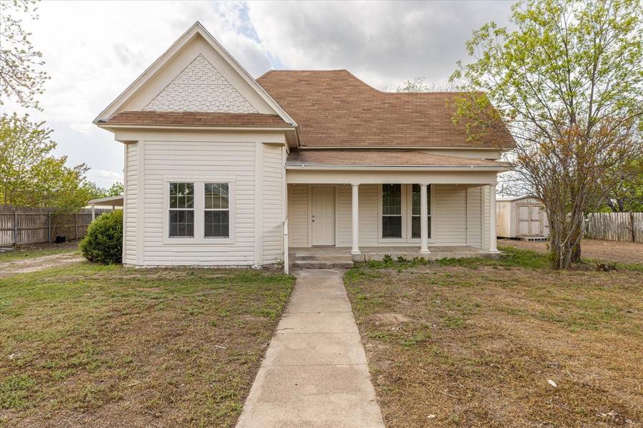 711 S Taylor Street, Hamilton, TX 76531