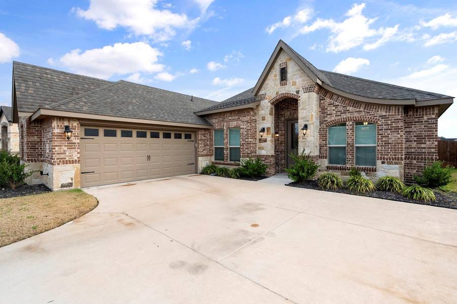 1570 Harrison Circle, Waxahachie, TX 75165