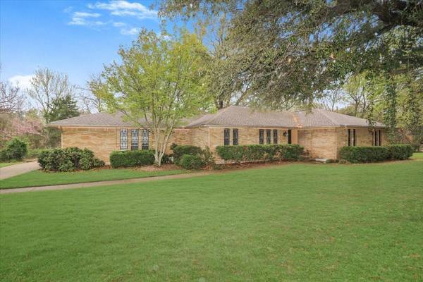 400 Spinner Road, Desoto, TX 75115