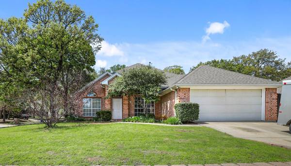 2913 Hollis Drive, Corinth, TX 76210