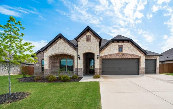 630 Roscoe Drive,  Midlothian,  TX 76065