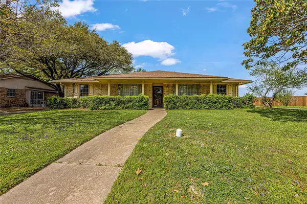 429 Gingerbread Lane, Waxahachie, TX 75165