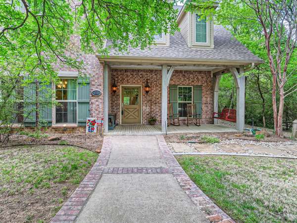 611 Diamond Point Drive, Oak Point, TX 75068