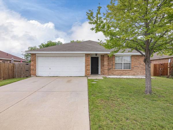 444 Asbury Drive, Saginaw, TX 76179