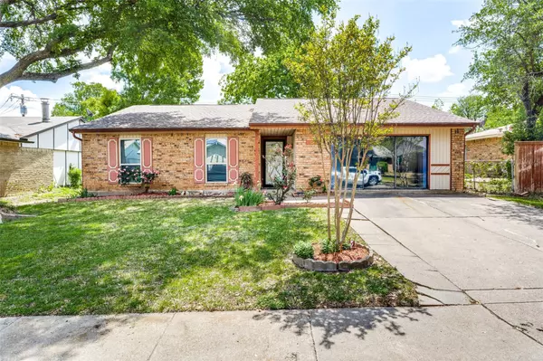 7106 Chinaberry Road, Dallas, TX 75249