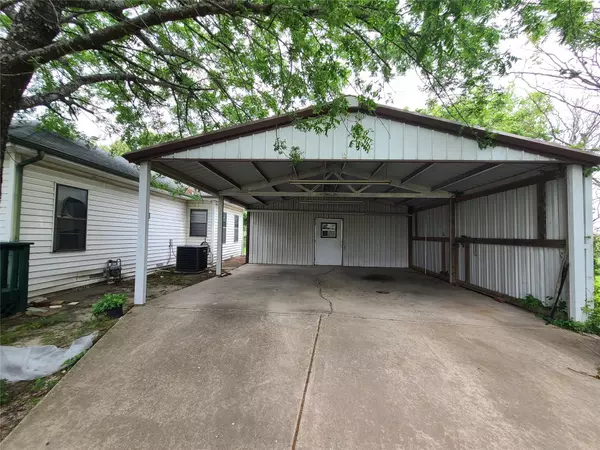 5910 Lee Street, Greenville, TX 75401