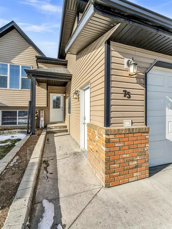 Brooks, AB T1R1M8,75 Upland PL W