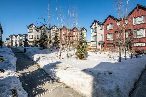 Calgary, AB T3P 0Y1,11 Evanscrest Mews NW #404