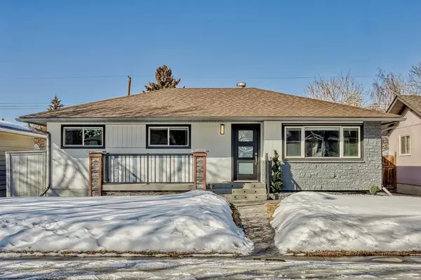 Calgary, AB T2J 0X3,18 Armstrong CRES SE