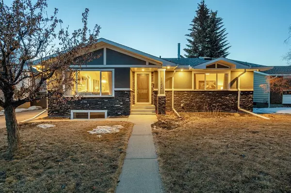 Calgary, AB T3A 2A6,5663 Dalcastle Rise NW