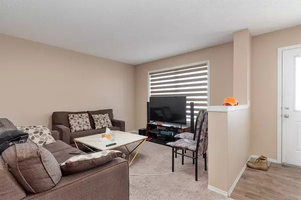 Calgary, AB T3J 5M4,128 Saddlebrook Common NE