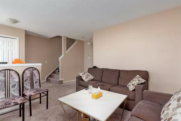 Calgary, AB T3J 5M4,128 Saddlebrook Common NE