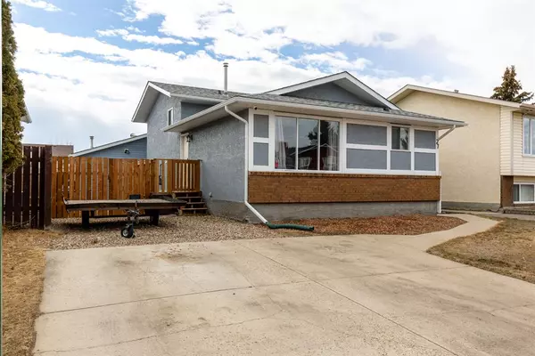 Medicine Hat, AB T1B 3A2,27 Rae CRES SE