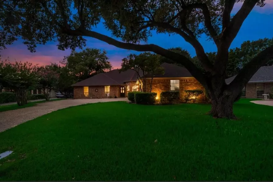 700 Arbor Creek, Desoto, TX 75115