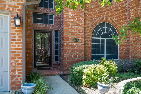 3505 Vista Way, Bedford, TX 76021