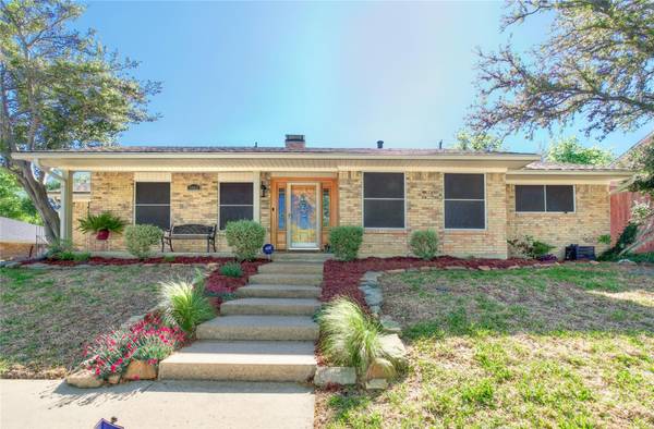 3902 Buckingham Drive, Irving, TX 75038