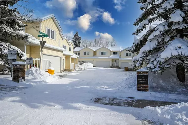 Calgary, AB T3A 4M6,217 Edgedale GDNS NW