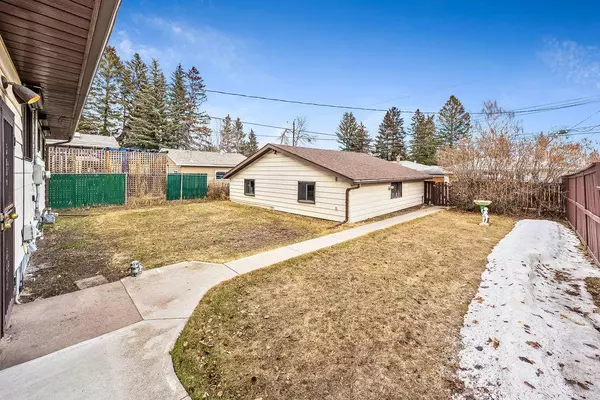 Calgary, AB T2V1M3,9808 Elbow DR SW