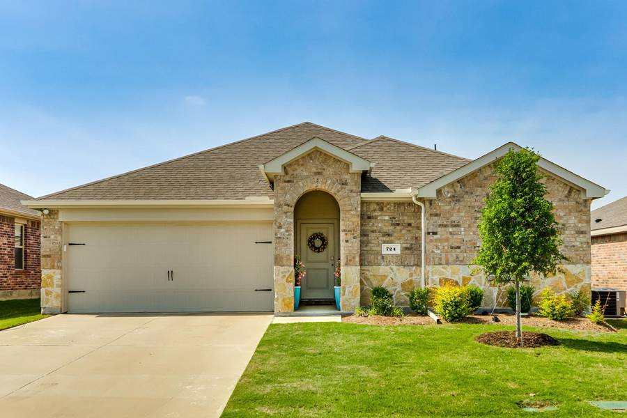 724 English Drive, Aubrey, TX 76227