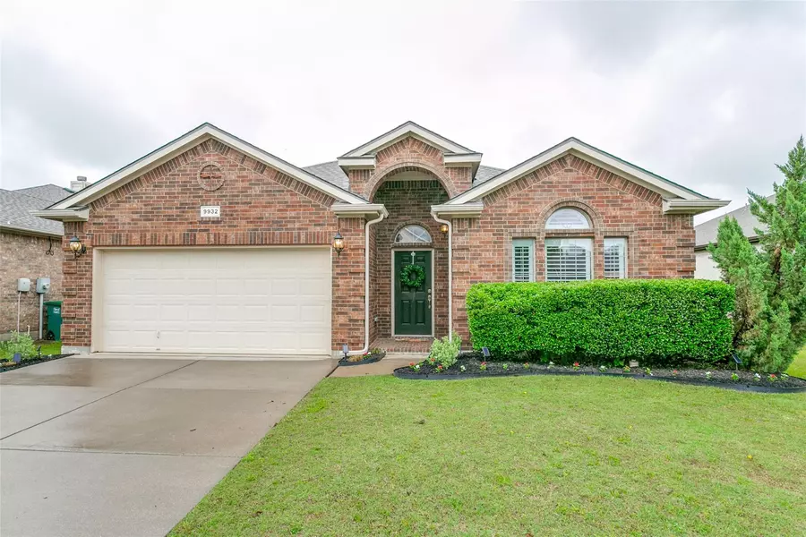 9932 Butte Meadows Drive, Fort Worth, TX 76177