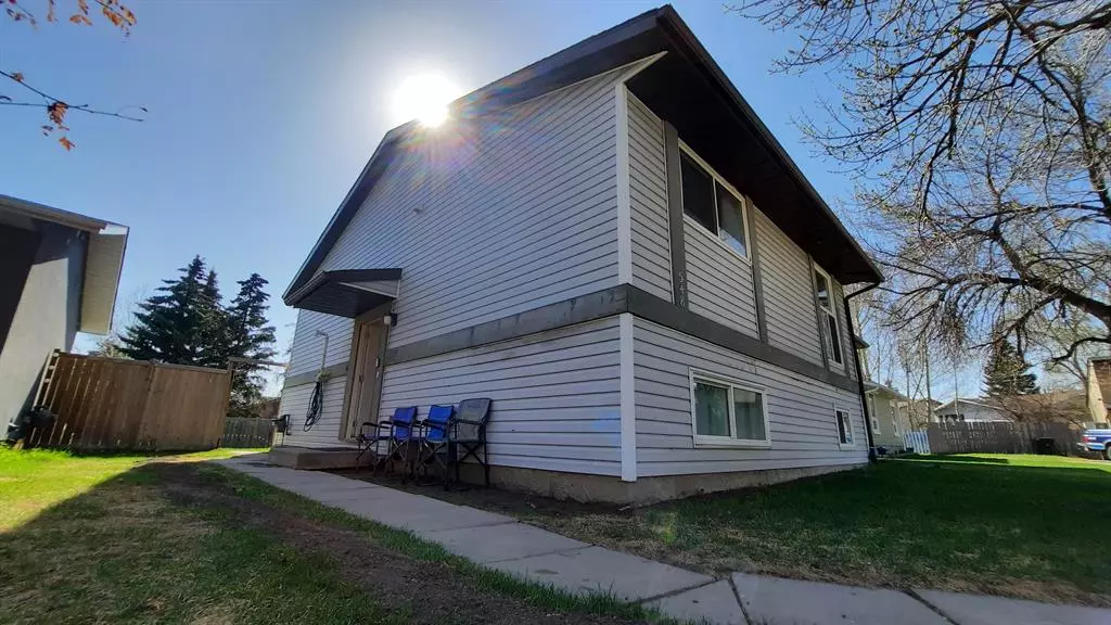 Calgary, AB T1Y 3G8,548 Whitehill PL NE