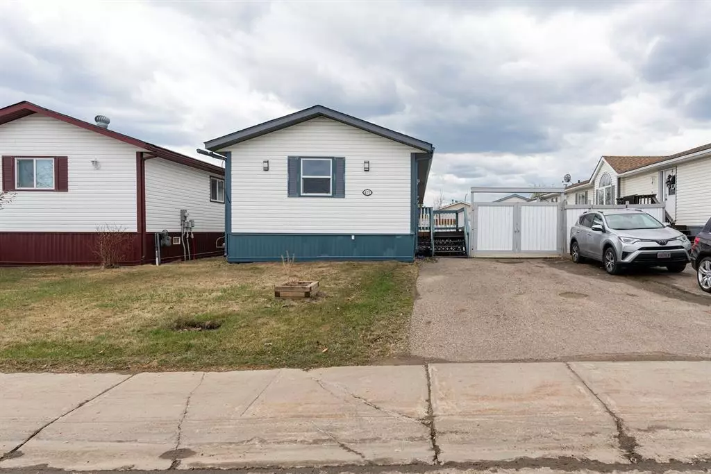 Fort Mcmurray, AB T9K 2R7,477 McKinlay CRES