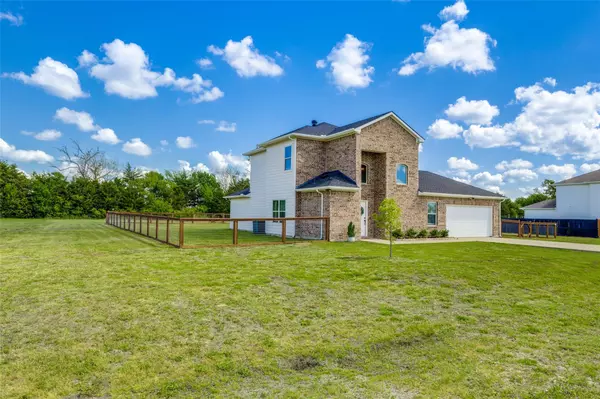 Mckinney, TX 75071,916 Overland Trail