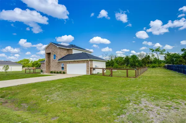 Mckinney, TX 75071,916 Overland Trail