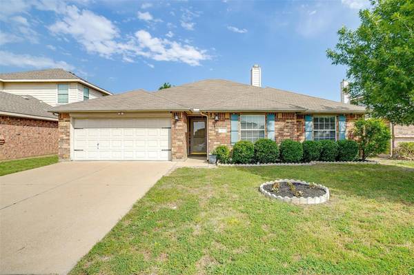 917 Mesa Vista Drive, Crowley, TX 76036