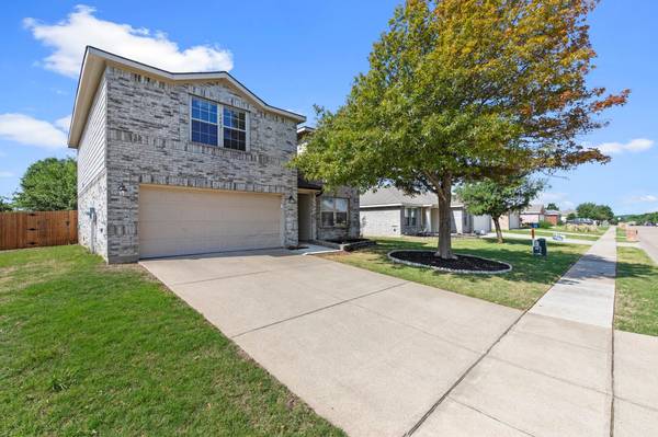 1402 Aztec Trail, Krum, TX 76249