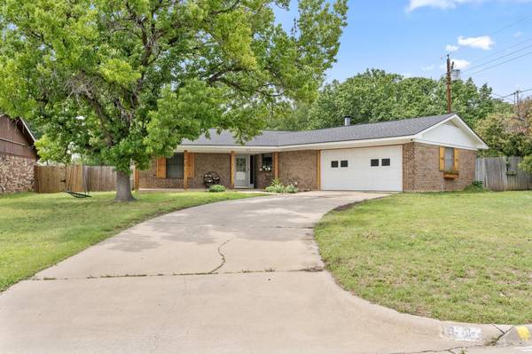 903 Brazos Drive, Mineral Wells, TX 76067