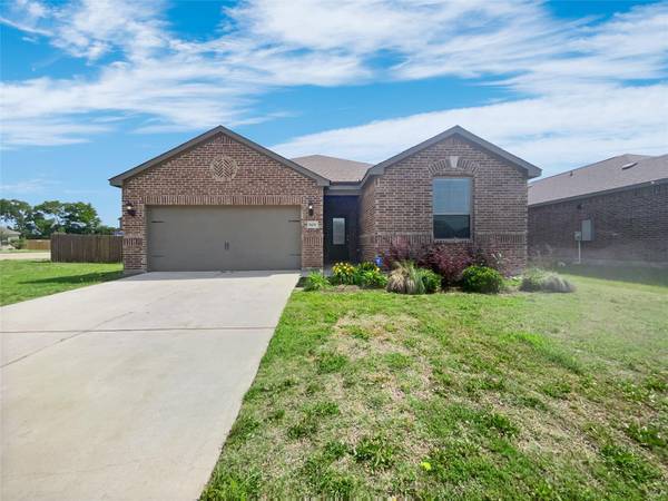 1432 Park Trails Boulevard, Princeton, TX 75407