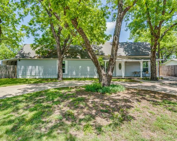 504 Pecan Street,  Forreston,  TX 76041