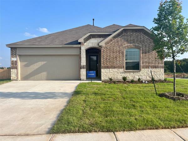 1204 Hickory Road, Azle, TX 76020