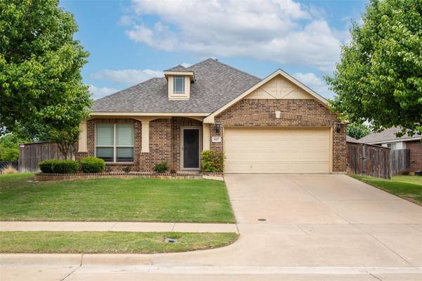 607 Cross Meadow Boulevard, Mansfield, TX 76063