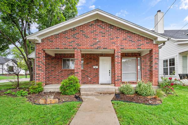 208 S 2nd Avenue, Mansfield, TX 76063