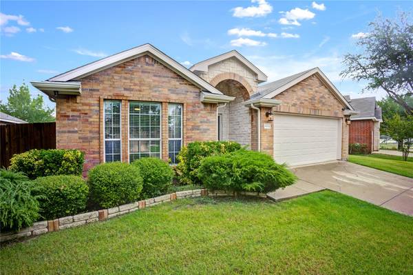 4002 Collin Court, Heartland, TX 75126